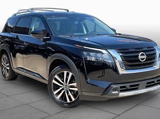 Certified 2025 Nissan Pathfinder Platinum w/ Cargo Package FWD video 2