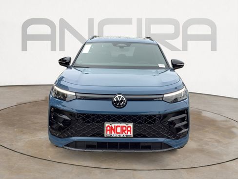 New 2026 Volkswagen Tiguan SE R-Line image 3