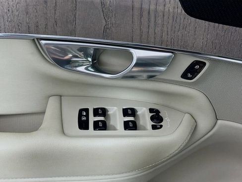 Used 2022 Volvo XC90 T6 Inscription image 18