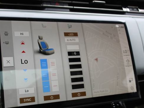 New 2025 Land Rover Range Rover Sport Dynamic SE image 17