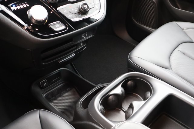 New 2026 Chrysler Pacifica Select AWD/4WD image 25