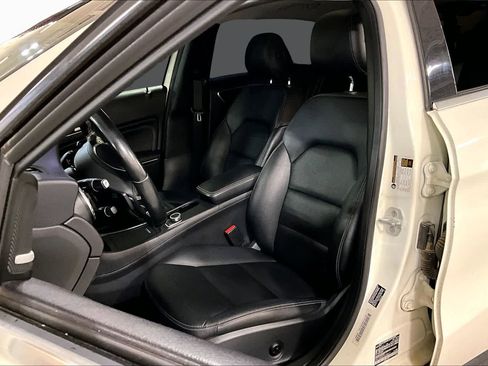 Used 2015 Mercedes-Benz GLA 250 image 8
