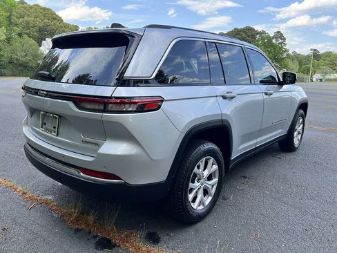 Used 2022 Jeep Grand Cherokee Limited RWD image 3