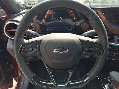 Certified 2025 Chevrolet Trax RS w/ Sunroof Package FWD image 21