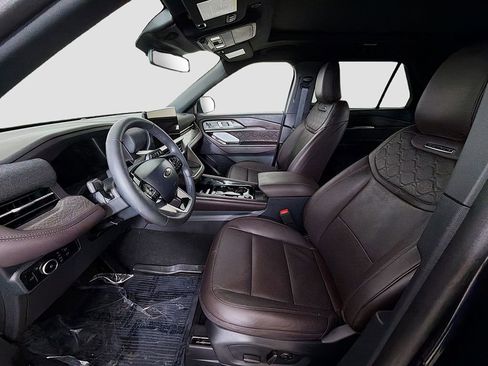 Used 2025 Ford Explorer Platinum w/ LUX Leather Package image 24
