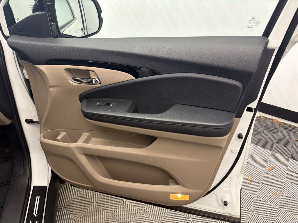 Used 2022 Honda Pilot Elite image 16