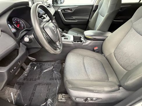 Certified 2022 Toyota RAV4 XLE w/ Carpet Mat Package (TMS) AWD/4WD image 22