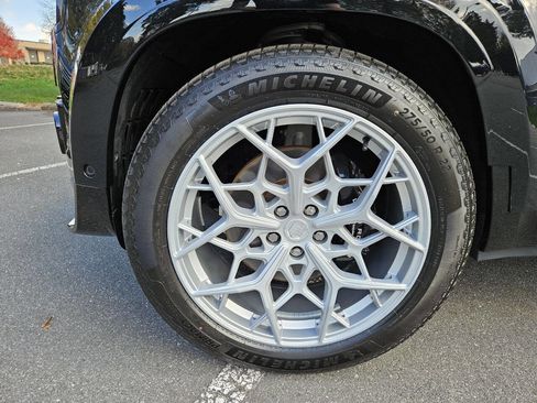 Used 2024 Land Rover Defender 110 V8 image 42