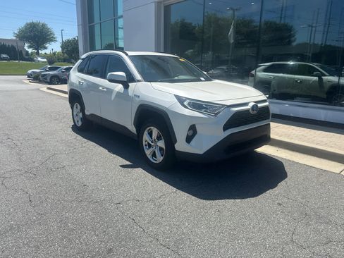 Used 2021 Toyota RAV4 XLE Premium AWD/4WD image 2