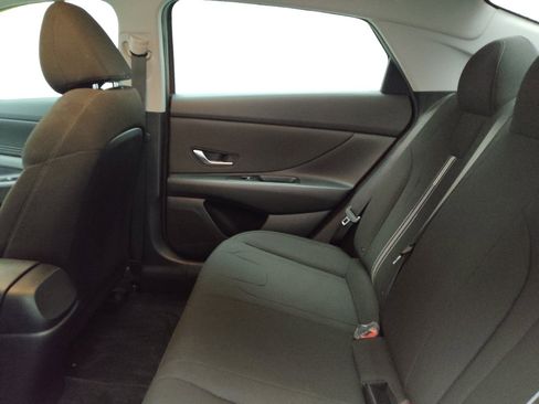 Used 2023 Hyundai Elantra SEL w/ Convenience Package FWD image 18