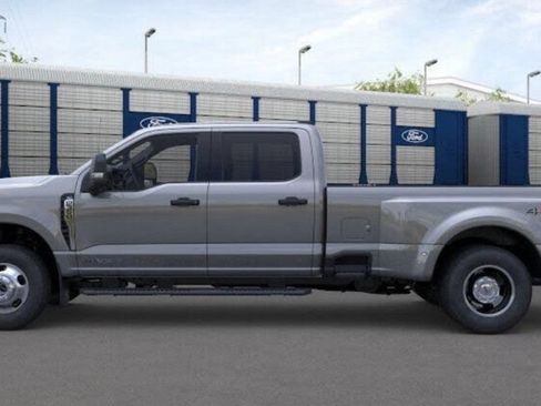 Used 2025 Ford F350 XLT AWD/4WD image 3