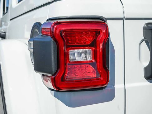 New 2026 Jeep Wrangler Unlimited Rubicon w/ Xtreme 35 Tire Package image 7