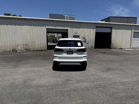 Used 2024 BMW X5 xDrive40i w/ M Sport Package AWD/4WD image 6