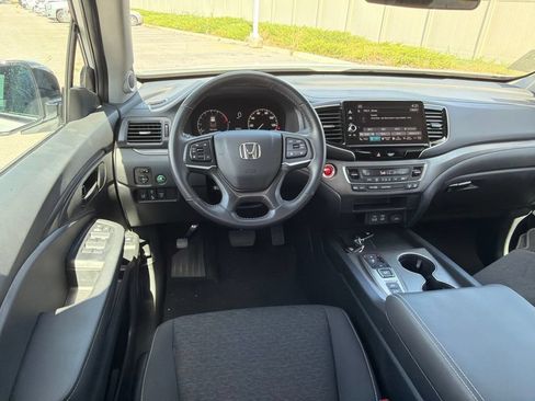 Certified 2025 Honda Ridgeline Sport image 17
