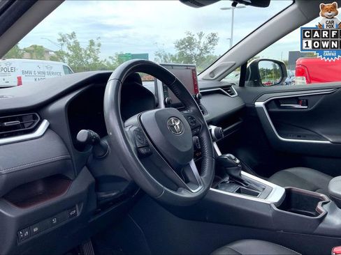 Used 2022 Toyota RAV4 Limited image 13