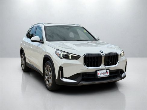 Used 2023 BMW X1 xDrive28i image 3