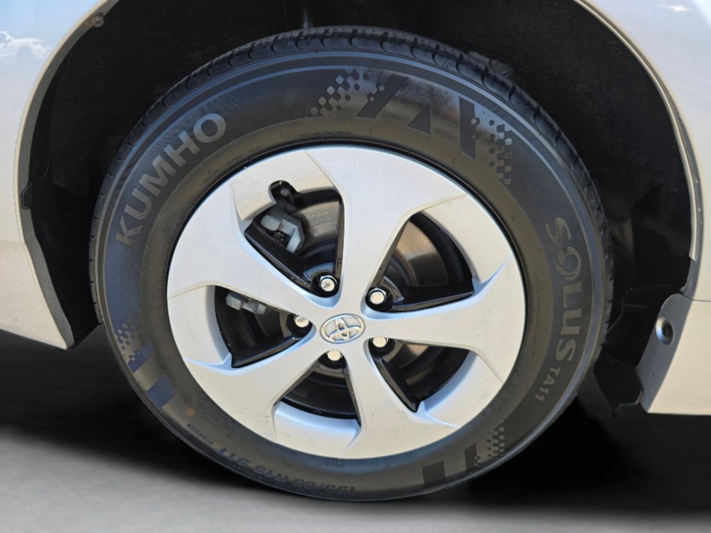 Used 2015 Toyota Prius Two FWD image 49