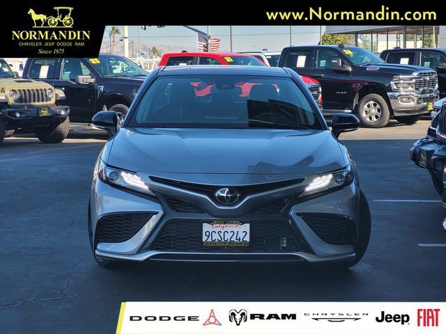 Used 2023 Toyota Camry XSE FWD image 2