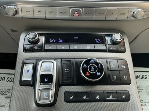 Used 2021 Hyundai Palisade Limited w/ Cargo Package AWD/4WD image 17