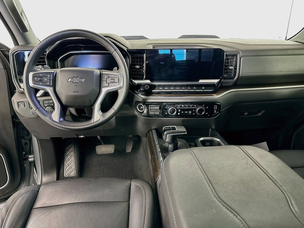 Used 2024 Chevrolet Silverado 1500 LT Trail Boss AWD/4WD image 30