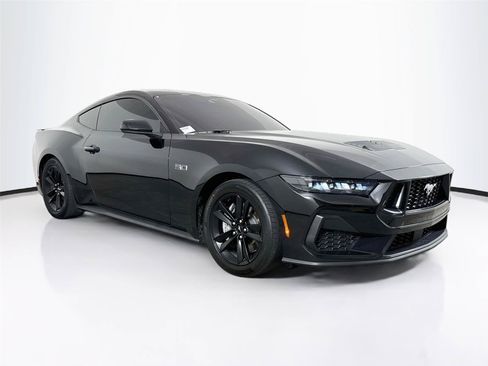 Used 2025 Ford Mustang GT RWD image 8