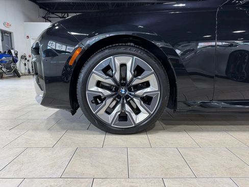 Used 2024 BMW i7 xDrive60 AWD/4WD image 38