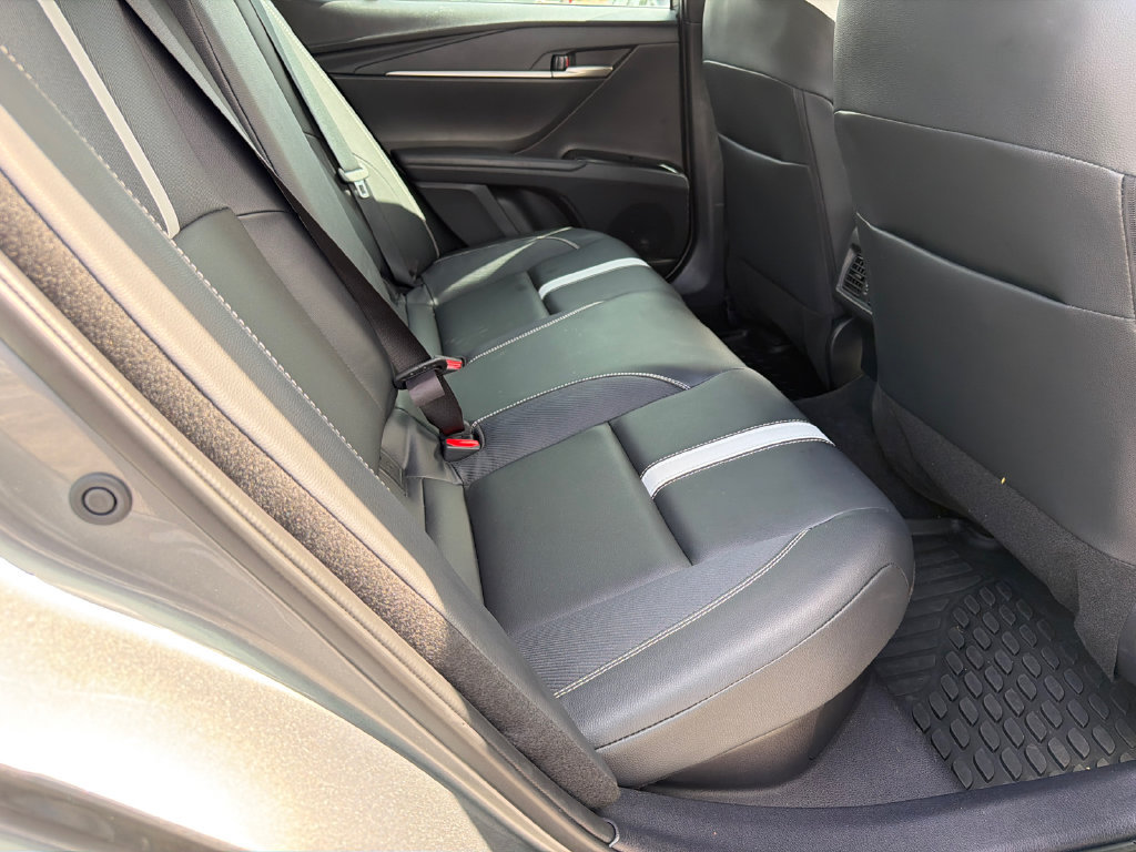 Used 2025 Toyota Camry SE w/ Convenience Package FWD image 25