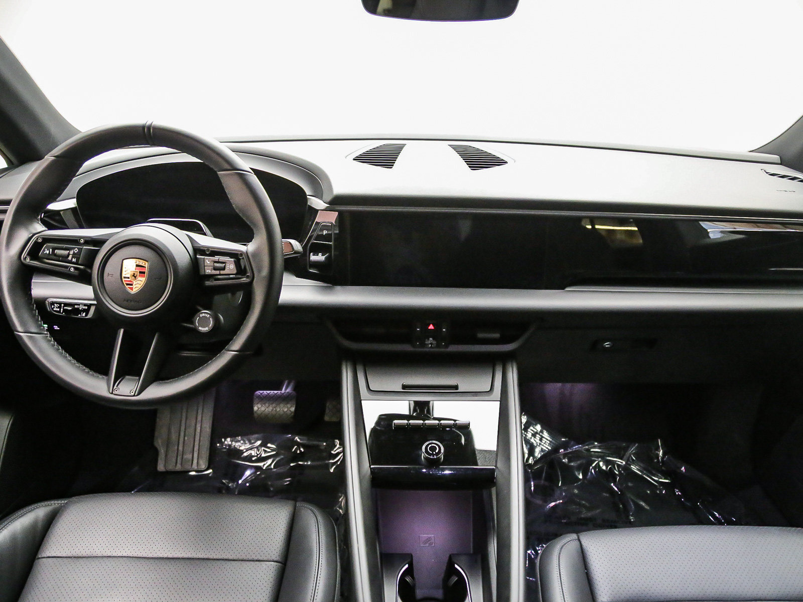 Certified 2026 Porsche Macan Electric RWD image 15