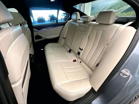 Used 2019 BMW 530i w/ Luxury Seating Package image 20