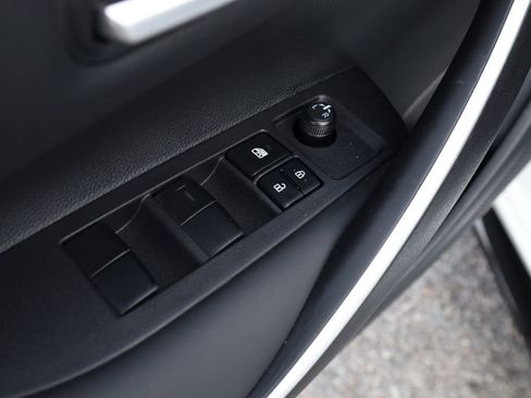 Used 2025 Toyota Corolla SE image 20