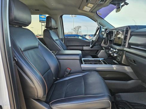 Used 2024 Ford F250 Lariat w/ Chrome Package image 34