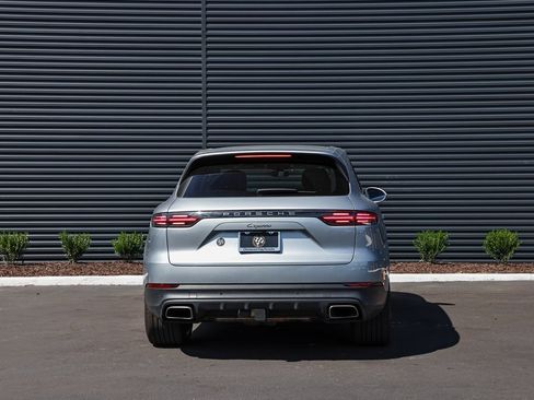 Used 2022 Porsche Cayenne Platinum Edition image 6