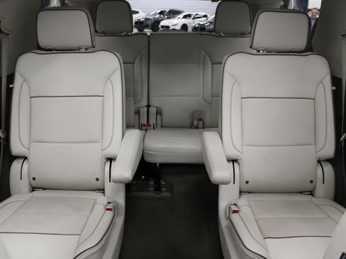 Used 2022 GMC Yukon Denali w/ Denali Premium Package image 50