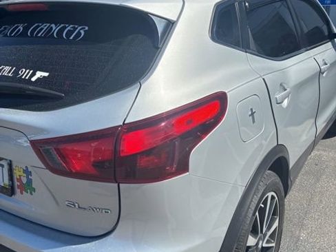 Used 2017 Nissan Rogue Sport SL AWD/4WD image 11