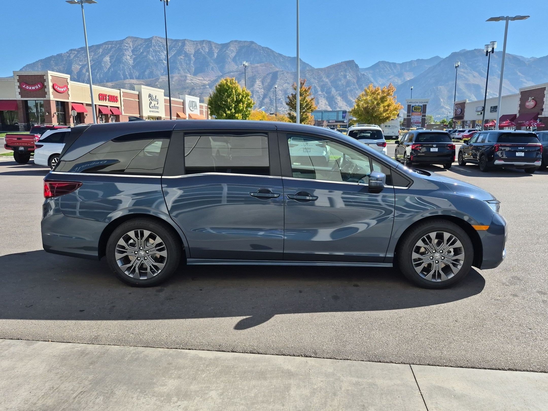 New 2027 Honda Odyssey Touring image 2