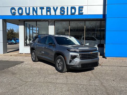 New 2026 Chevrolet Traverse LT w/ Driver Confidence Package image 4