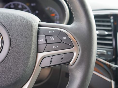 Used 2019 Jeep Grand Cherokee Overland image 12