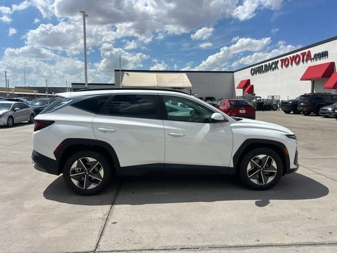 Used 2025 Hyundai Tucson SEL FWD image 2