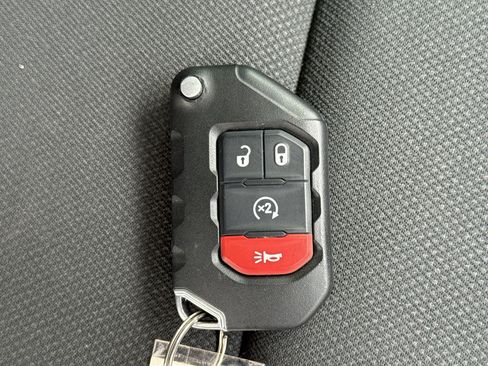 Used 2021 Jeep Wrangler Unlimited Sahara w/ Uconnect 4C Nav & Sound Group AWD/4WD image 39