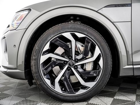 Used 2024 Audi Q8 e-tron Premium Plus w/ Premium Plus Package AWD/4WD image 6