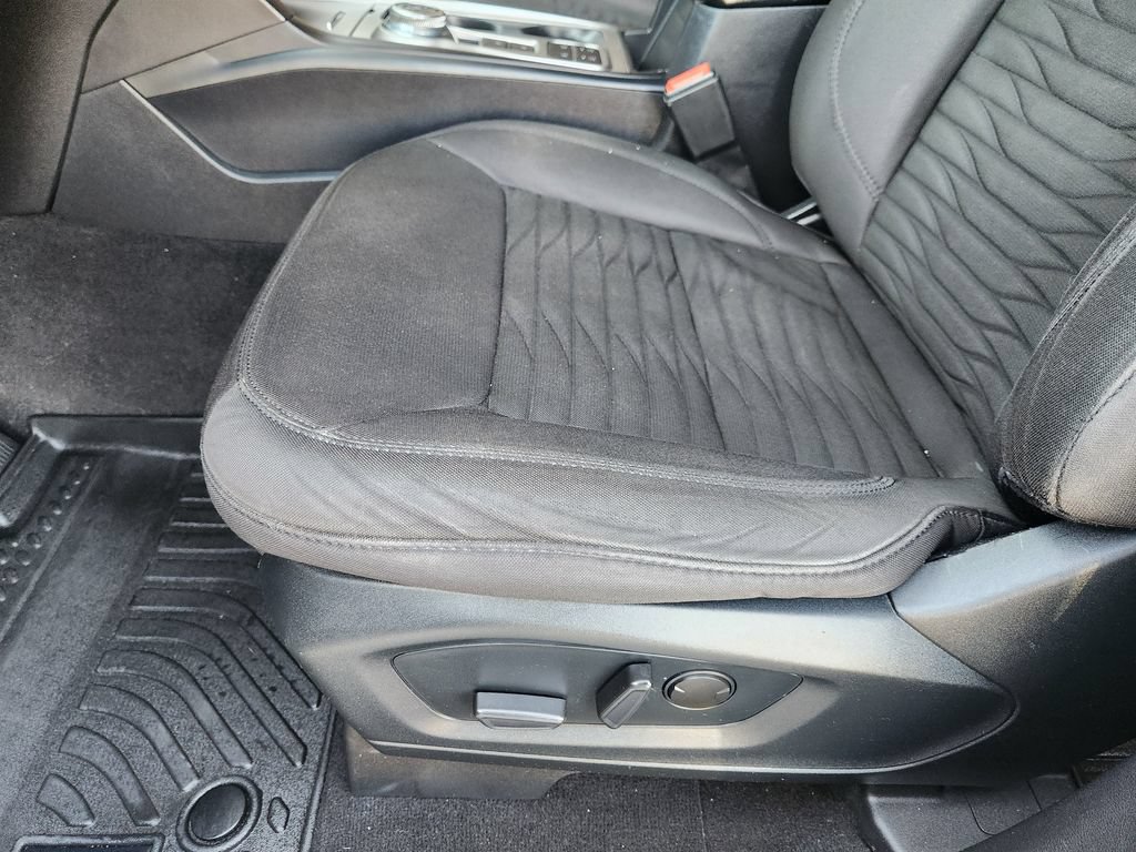 Used 2020 Ford Explorer XLT RWD image 25