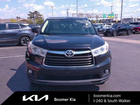 Used 2016 Toyota Highlander XLE AWD/4WD image 4