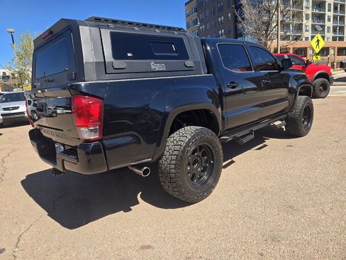Used 2018 Toyota Tacoma TRD Sport w/ Technology Package image 9