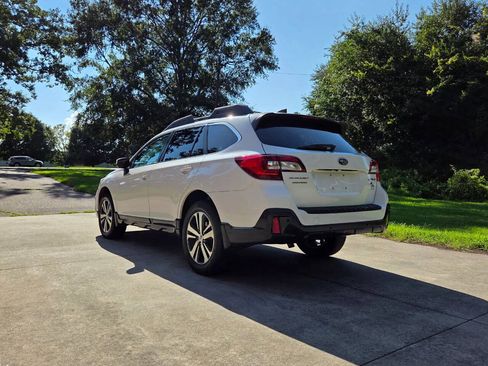 Used 2018 Subaru Outback 2.5i Limited AWD/4WD image 8