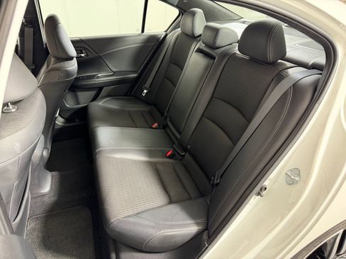 Used 2017 Honda Accord Sport image 12