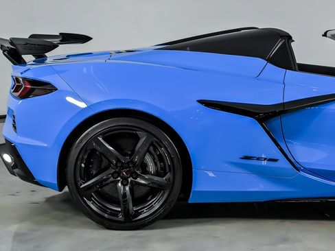 Used 2024 Chevrolet Corvette Z06 w/ Z07 Performance Package RWD image 13