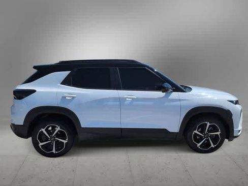 Used 2023 Chevrolet TrailBlazer RS w/ Convenience Package FWD image 9