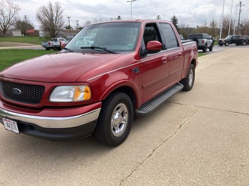 Used 2002 Ford F150 Lariat image 2