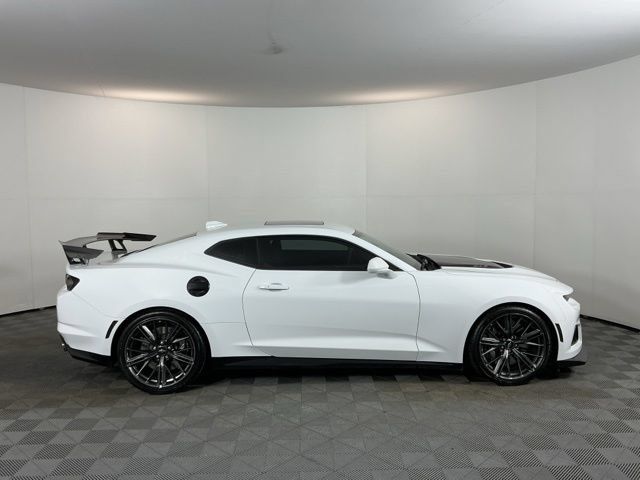 Used 2020 Chevrolet Camaro ZL1 RWD image 4