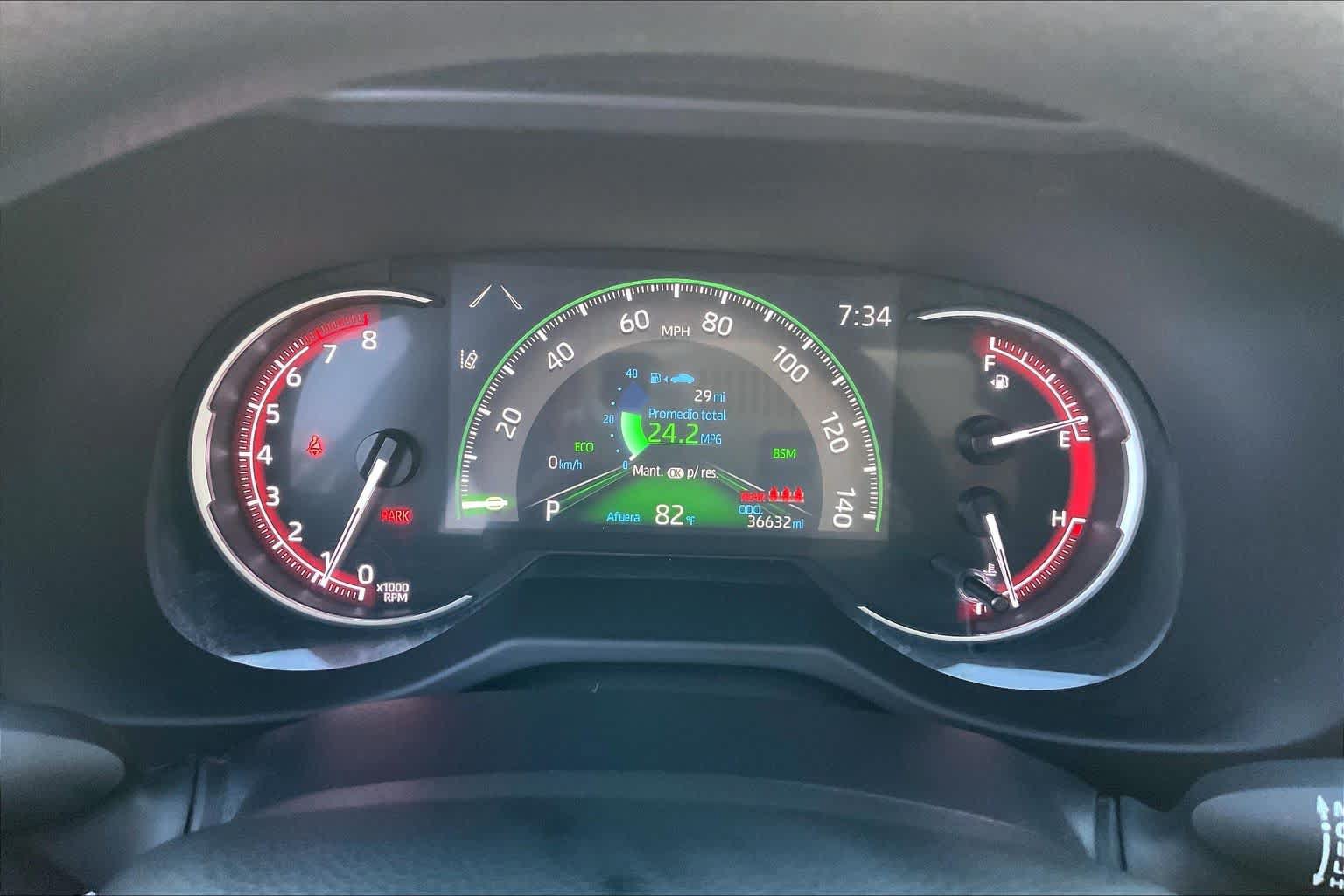 Used 2025 Toyota RAV4 XLE FWD image 25
